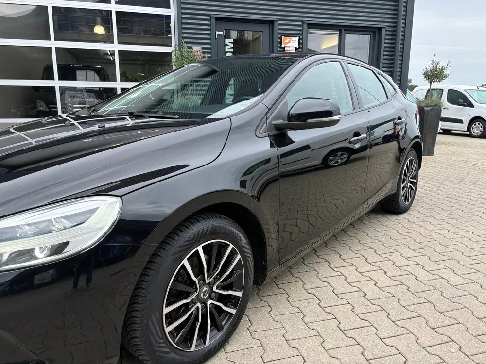 Volvo V40 2.0 D2 Momentum Navigatie uit 2020, foto 9