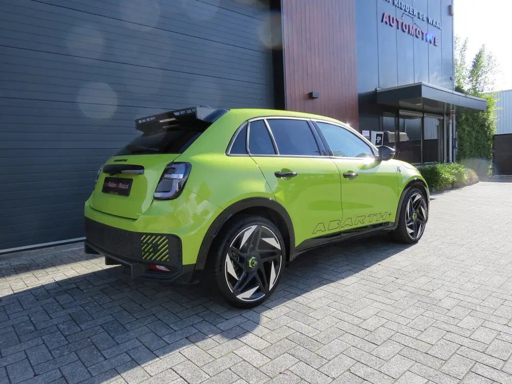 Abarth 600e Abarth Scorpionissima 54 kWh*Sabelt*280 Pk uit 2025, foto 10