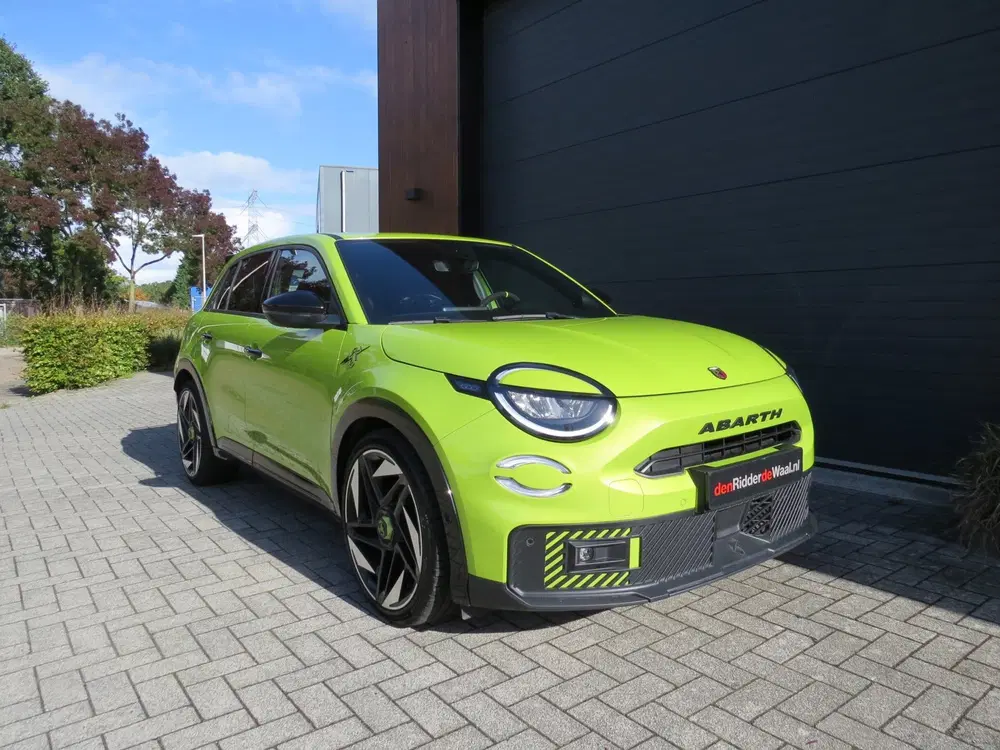 Abarth 600e Abarth Scorpionissima 54 kWh*Sabelt*280 Pk uit 2025, foto 13