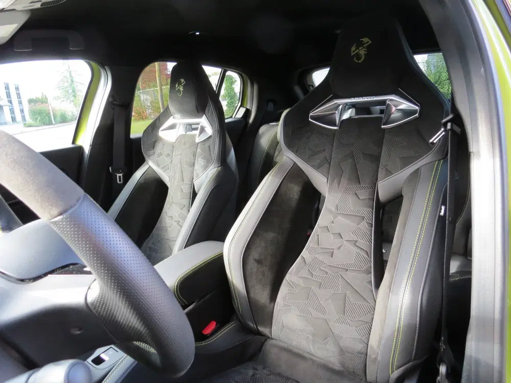 Abarth 600e Abarth Scorpionissima 54 kWh*Sabelt*280 Pk uit 2025, foto 15
