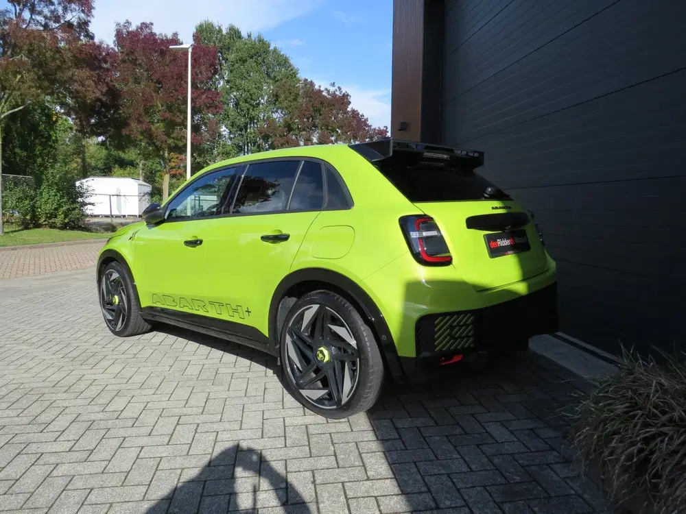 Abarth 600e Abarth Scorpionissima 54 kWh*Sabelt*280 Pk uit 2025, foto 2