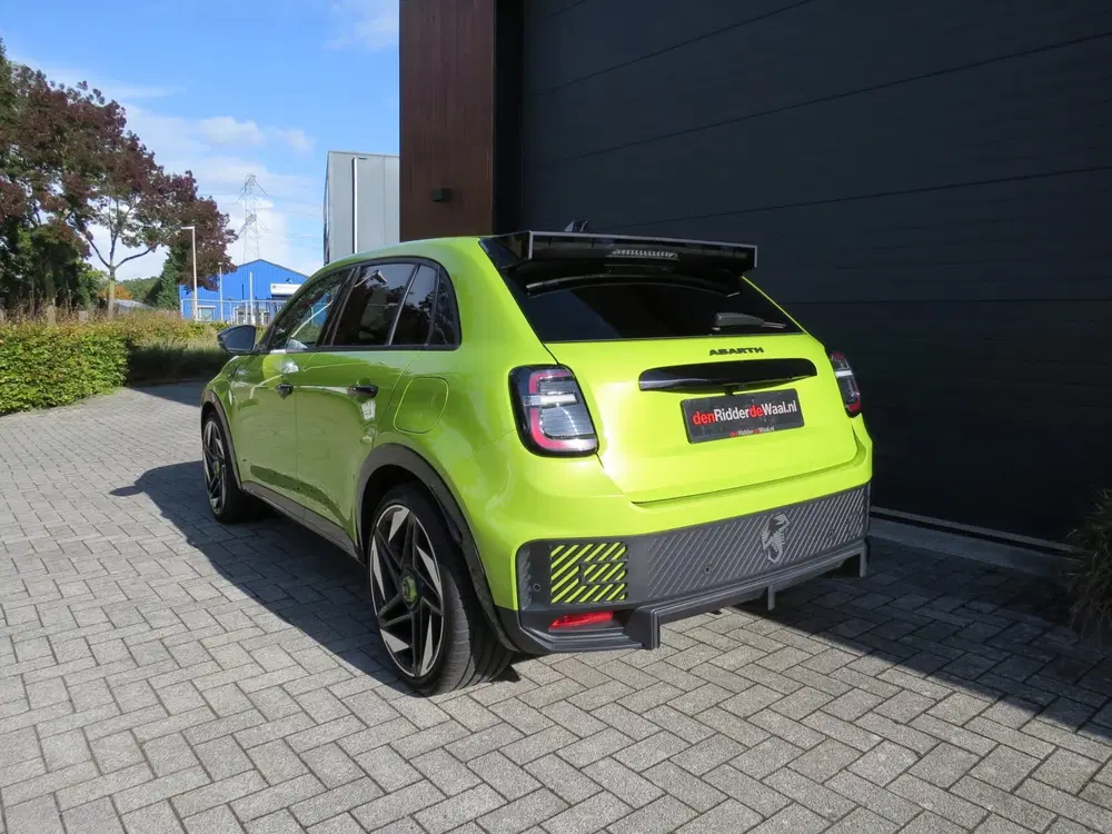 Abarth 600e Abarth Scorpionissima 54 kWh*Sabelt*280 Pk uit 2025, foto 6