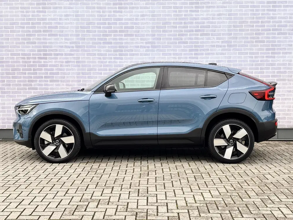Volvo C40 Recharge Core 69 kWh uit 2022, foto 2