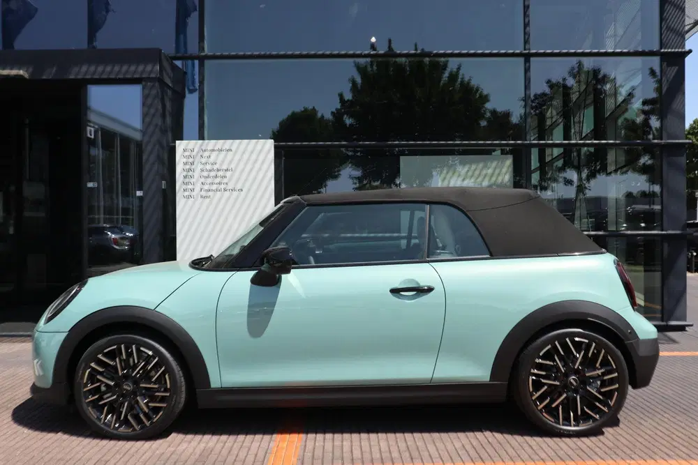 Mini Cabrio 1.5 Cooper C Favoured Trim uit 2026, foto 10