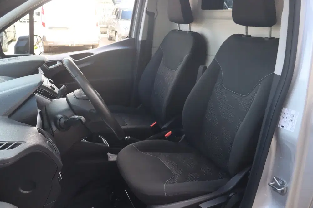 Ford Transit Courier 1.5 TDCI Trend Duratorq S&S NL-Auto Na uit 2020, foto 5