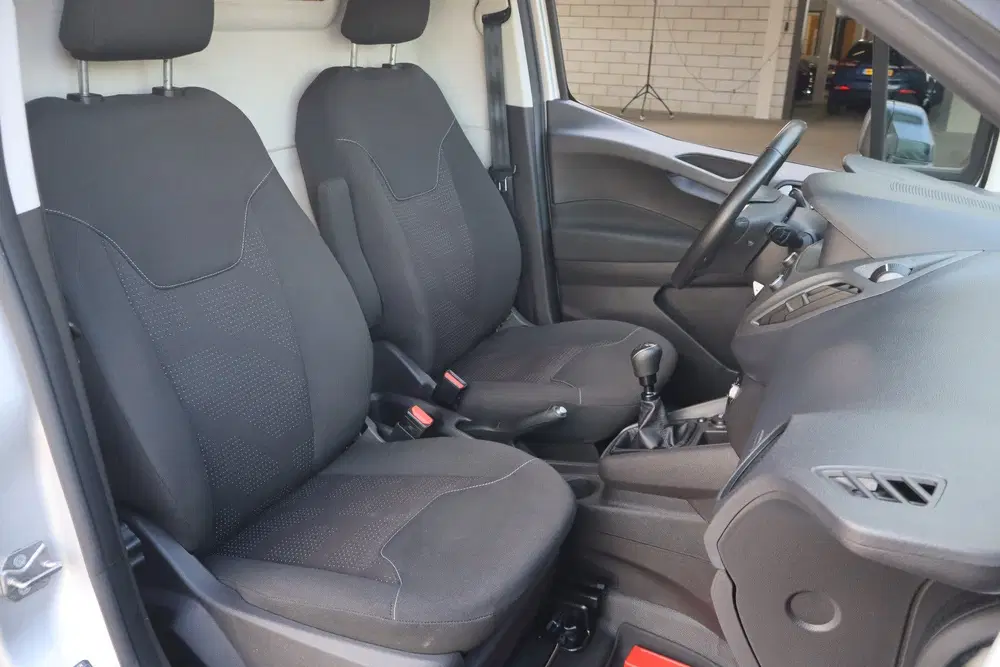 Ford Transit Courier 1.5 TDCI Trend Duratorq S&S NL-Auto Na uit 2020, foto 9