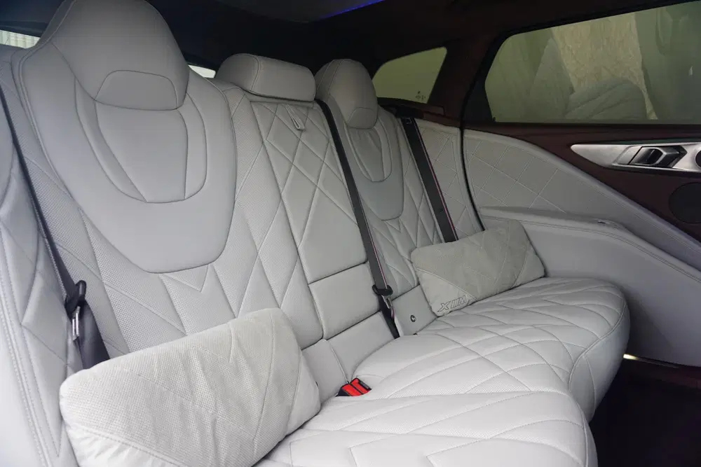 BMW XM 50e uit 2025, foto 15