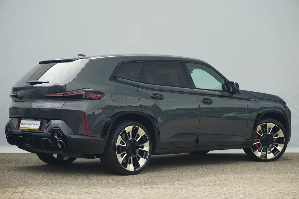 BMW XM 50e uit 2025, foto 2