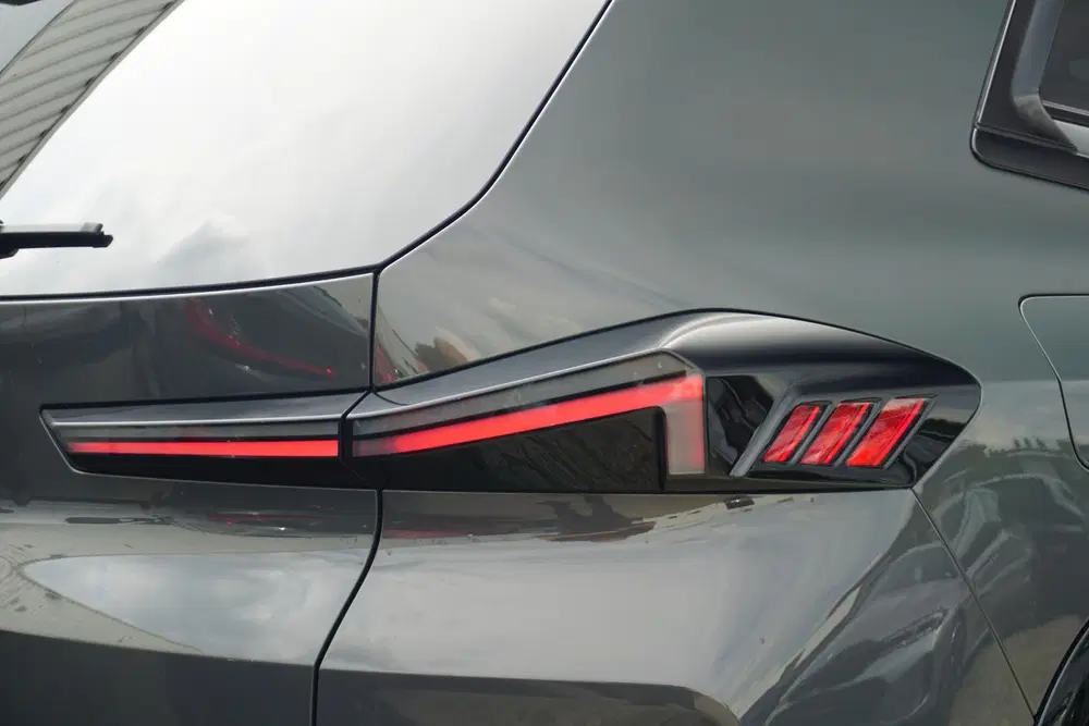 BMW XM 50e uit 2025, foto 8