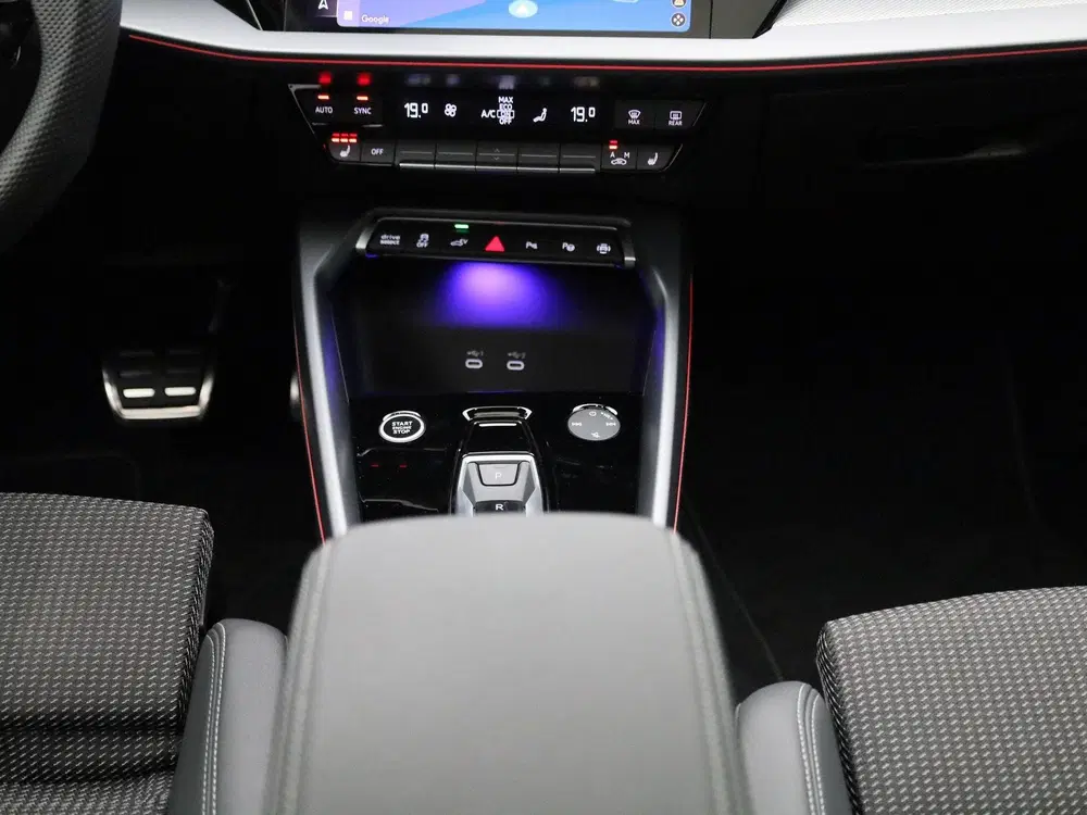 Audi A3 45 TFSI e S edition Competition 272 PK uit 2025, foto 10