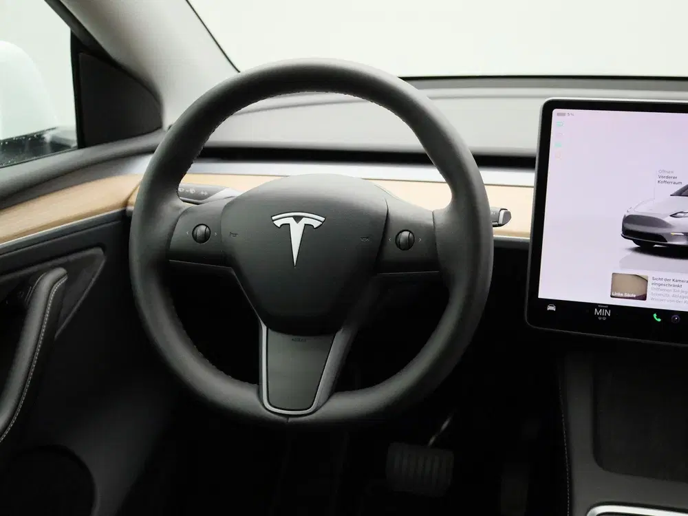 Tesla Model Y Long Range AWD 75 kWh uit 2023, foto 10