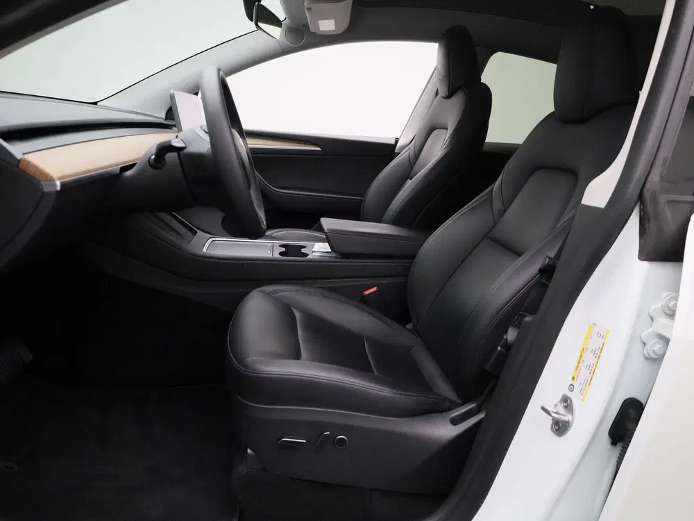Tesla Model Y Long Range AWD 75 kWh uit 2023, foto 11
