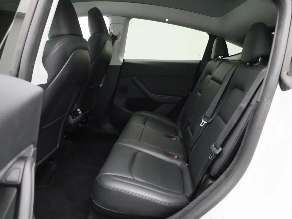 Tesla Model Y Long Range AWD 75 kWh uit 2023, foto 12