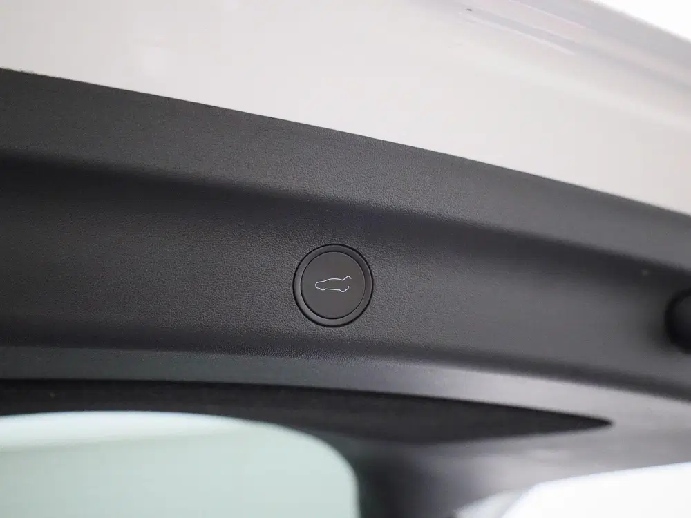 Tesla Model Y Long Range AWD 75 kWh uit 2023, foto 15