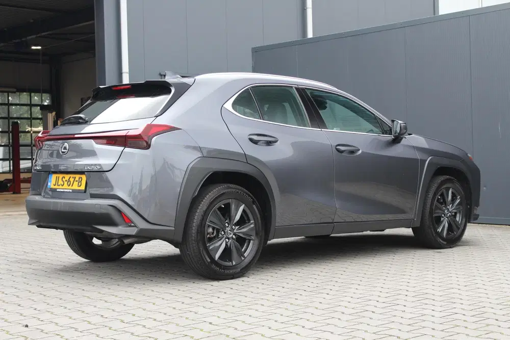 Lexus UX 250h uit 2024, foto 3