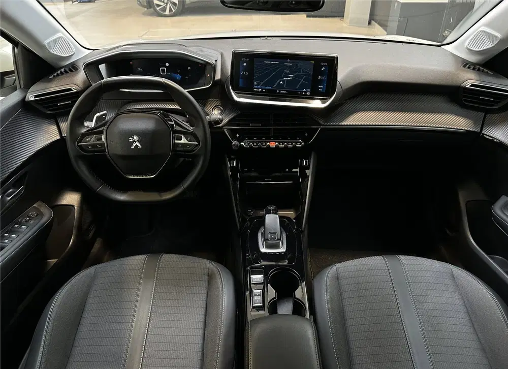 Peugeot 208 1.2 PureTech Allure Pack Automaat uit 2021, foto 12