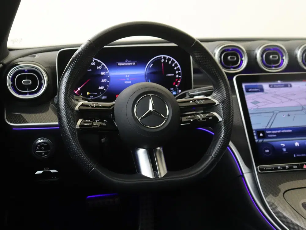 Mercedes-Benz C-Klasse 300 e AMG Line uit 2023, foto 10