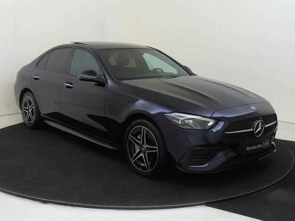 Mercedes-Benz C-Klasse 300 e AMG Line uit 2023, foto 2