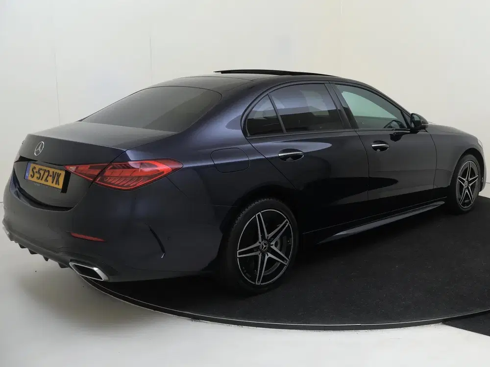 Mercedes-Benz C-Klasse 300 e AMG Line uit 2023, foto 4