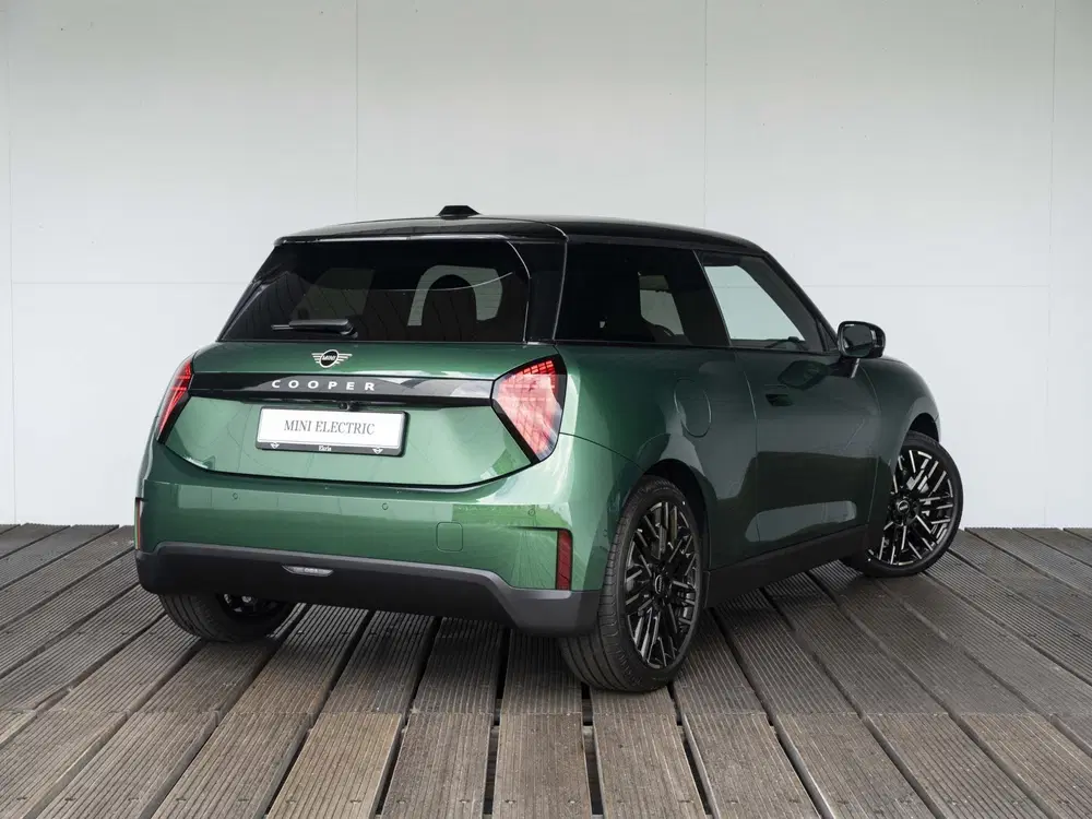 Mini Cooper Cooper E Favoured uit 2026, foto 2