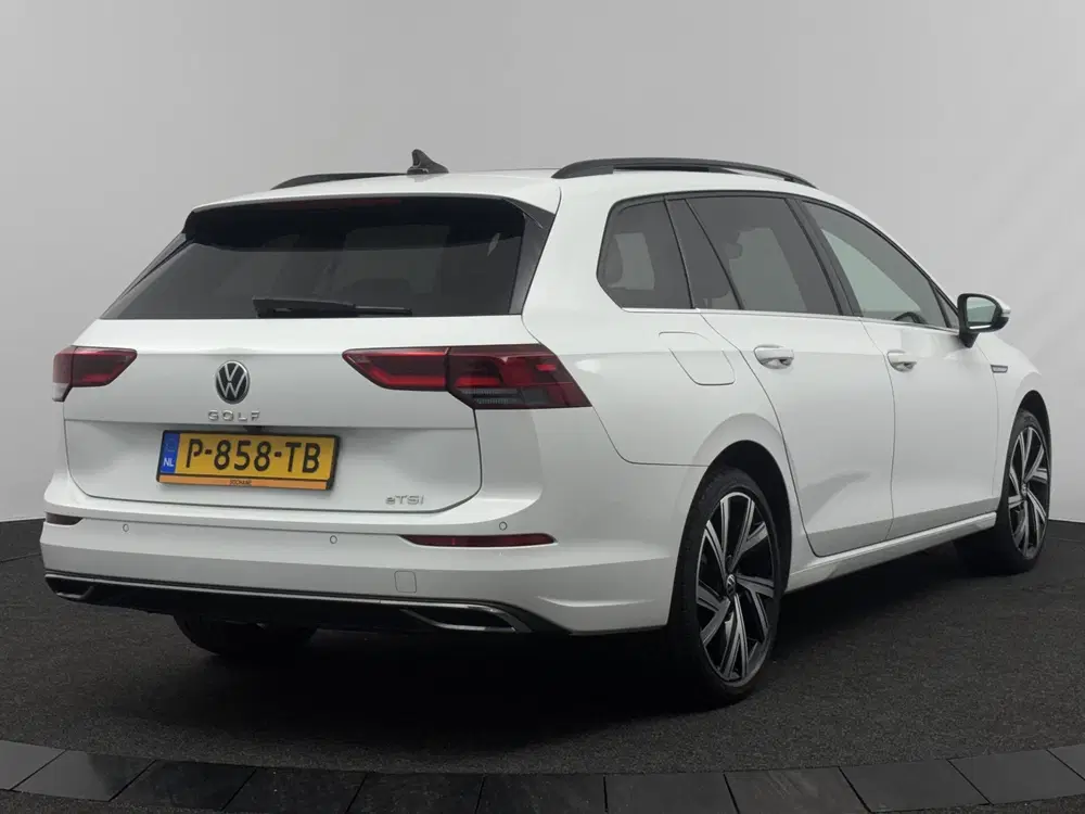 Volkswagen Golf 1.5 eTSI Style uit 2021, foto 2