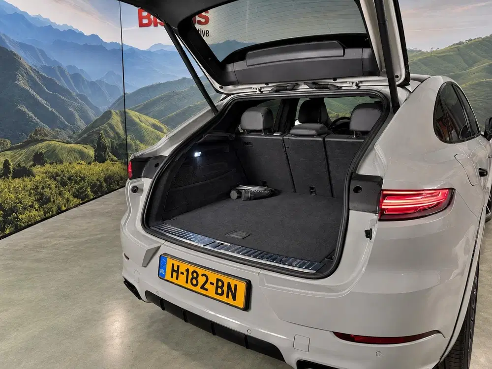 Porsche Cayenne Cayenne Coupé 3.0 E-Hybrid Keramisch l bos uit 2020, foto 14