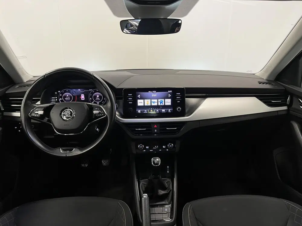 Skoda Kamiq 1.0 TSI Business Edition uit 2021, foto 2