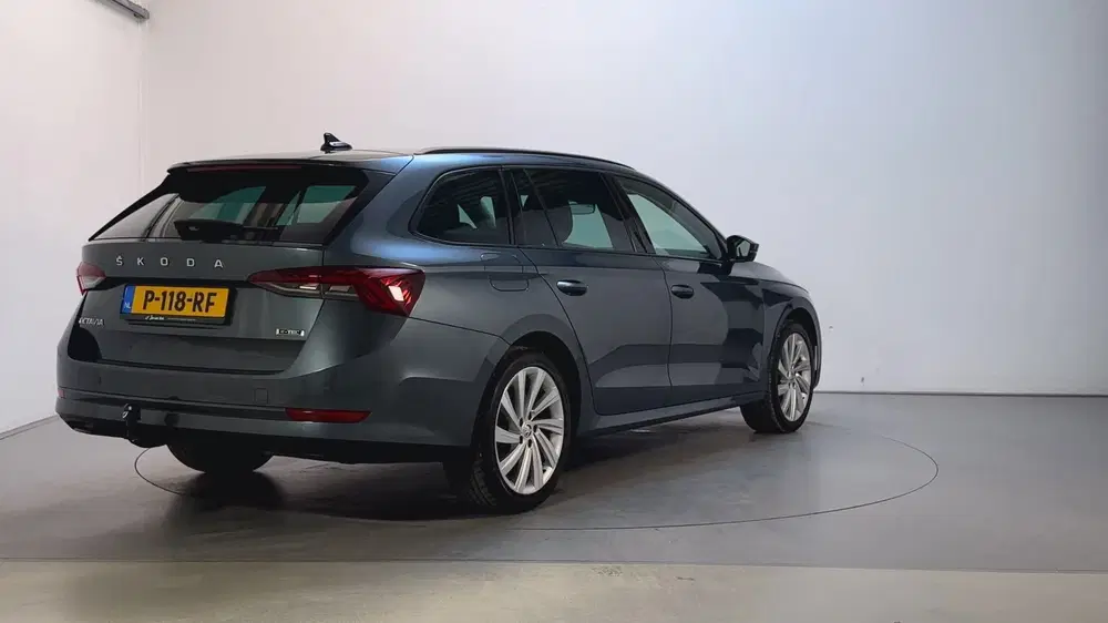 Skoda Octavia 1.5 e-TSI 150pk DSG Business Edition Plu uit 2021, foto 3