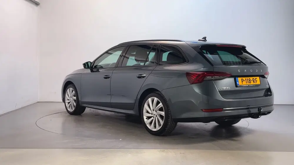Skoda Octavia 1.5 e-TSI 150pk DSG Business Edition Plu uit 2021, foto 6