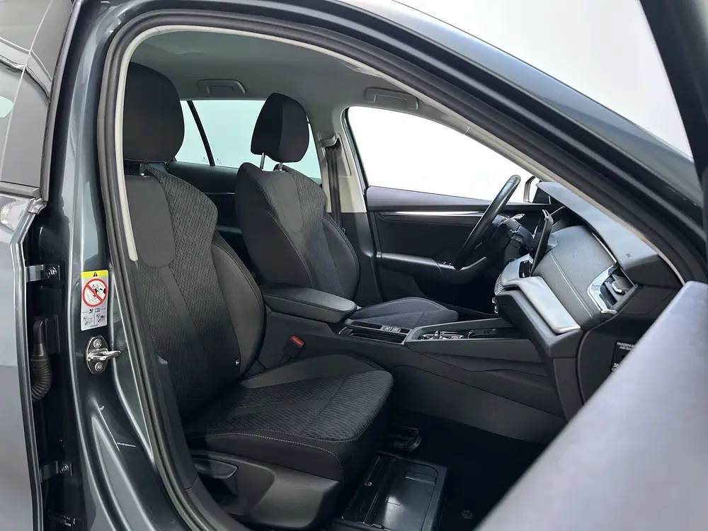 Skoda Octavia 1.5 e-TSI 150pk DSG Business Edition Plu uit 2021, foto 7