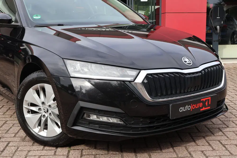 Skoda Octavia 1.0 e-TSI Business Edition uit 2023, foto 5