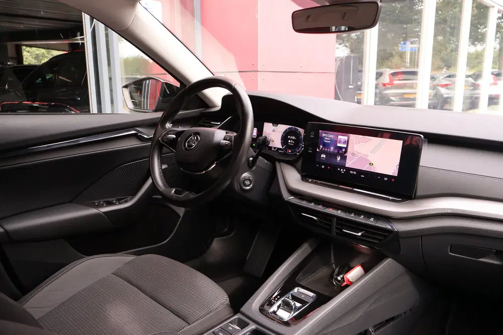 Skoda Octavia 1.0 e-TSI Business Edition uit 2023, foto 9