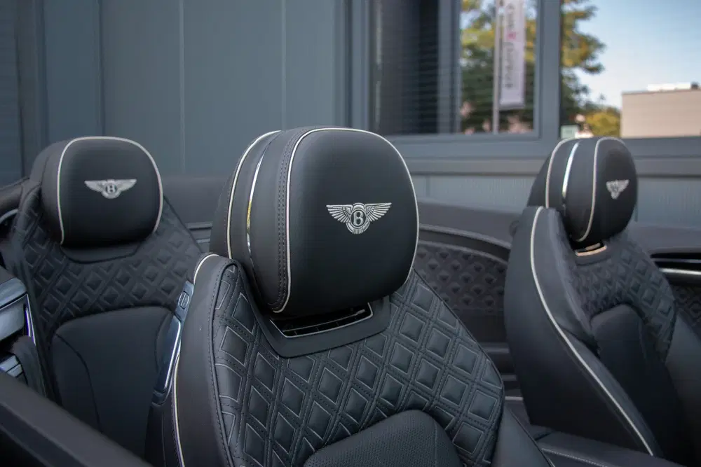 Bentley Continental GTC 6.0 W12 635PK uit 2020, foto 7