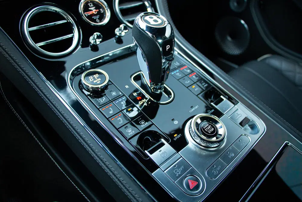 Bentley Continental GTC 6.0 W12 635PK uit 2020, foto 8