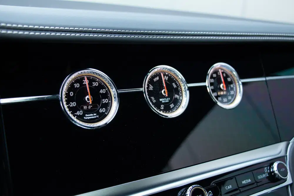 Bentley Continental GTC 6.0 W12 635PK uit 2020, foto 9