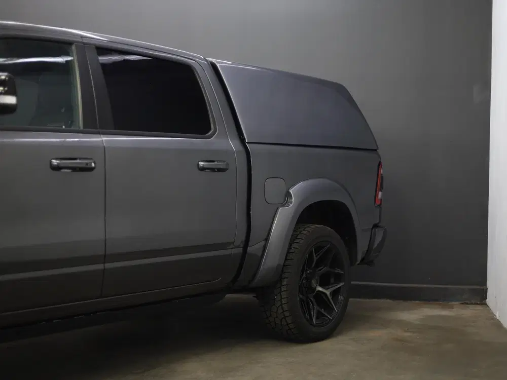Dodge RAM 5.7 V8 4x4 Crew Cab Laramie Night uit 2024, foto 8