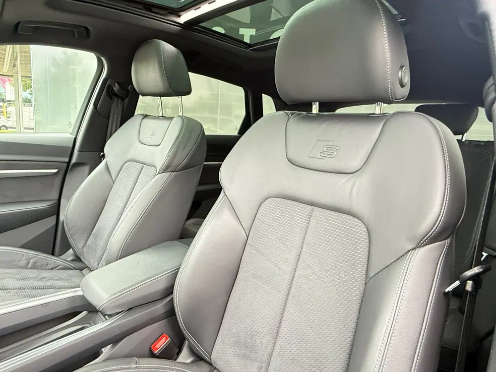 Audi Q8 e-tron S-LINE QUATRRO 95 kWh 94% PANO uit 2024, foto 12