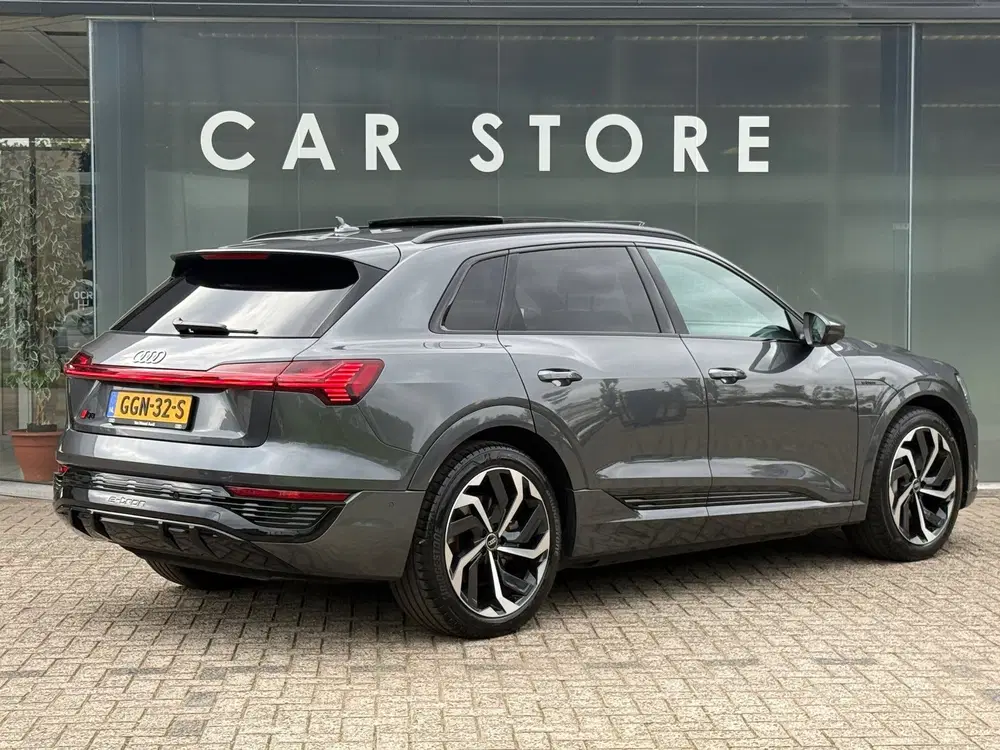 Audi Q8 e-tron S-LINE QUATRRO 95 kWh 94% PANO uit 2024, foto 2