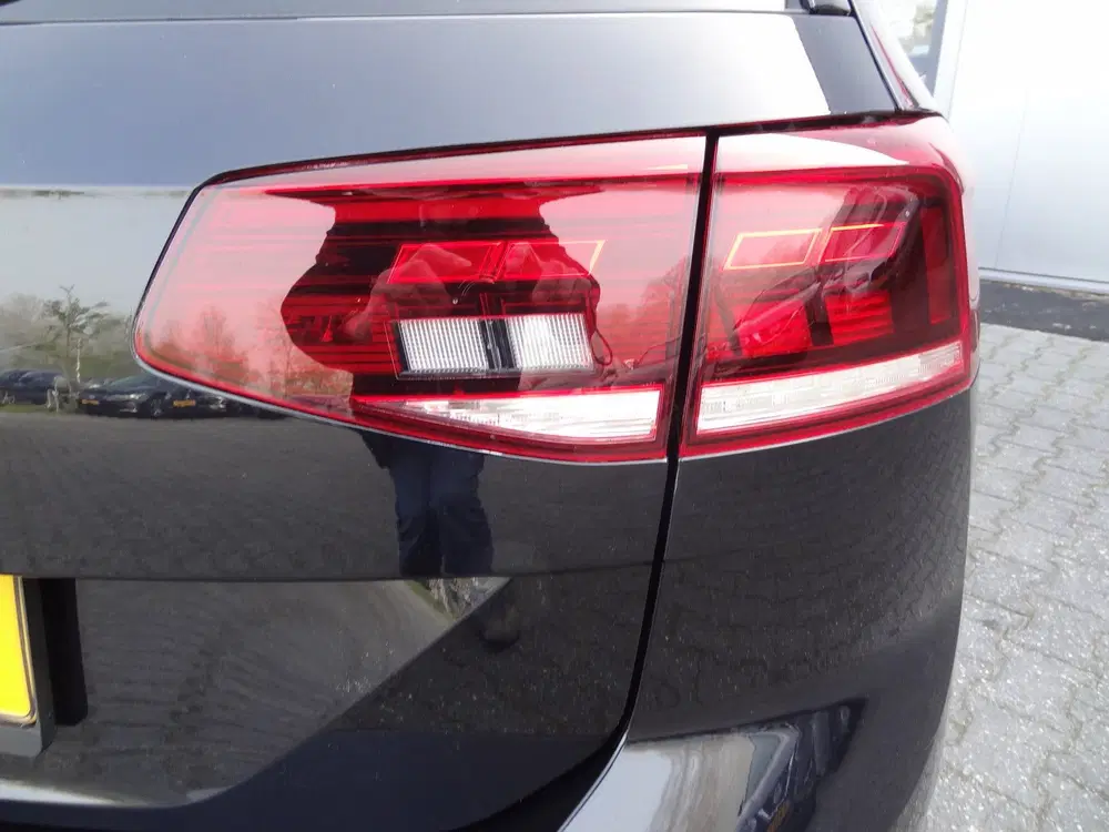 Volkswagen Passat 2.0 TSI uit 2019, foto 15