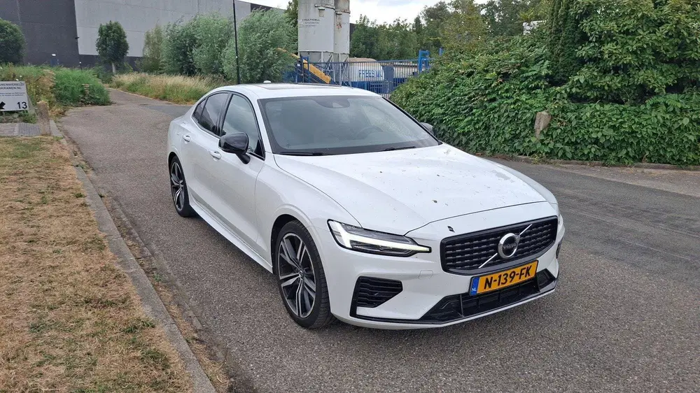 Volvo S60 Recharge T6 AWD R-Design uit 2021, foto 5