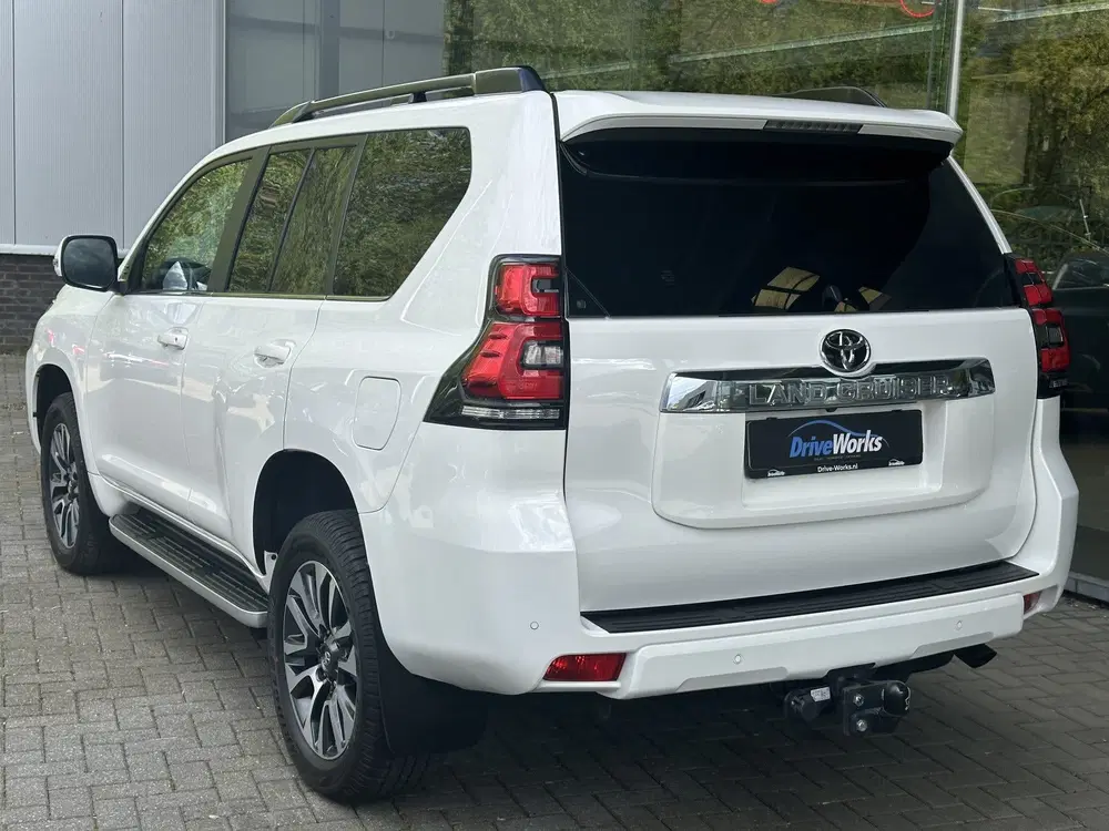 Toyota Land Cruiser 2.8 D-4D-F Professional uit 2024, foto 5