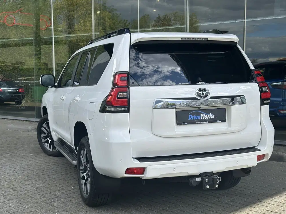 Toyota Land Cruiser 2.8 D-4D-F Professional uit 2024, foto 6