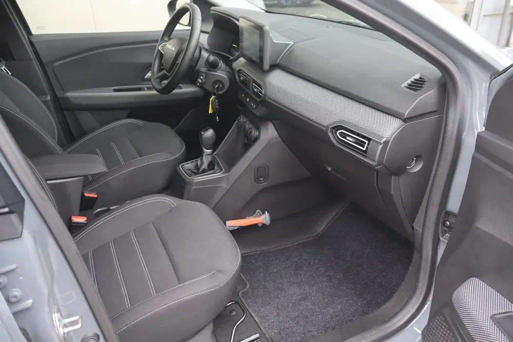 Dacia Jogger 1.6 Hybrid 140 Expression 7p. uit 2025, foto 3