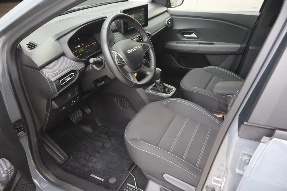 Dacia Jogger 1.6 Hybrid 140 Expression 7p. uit 2025, foto 4