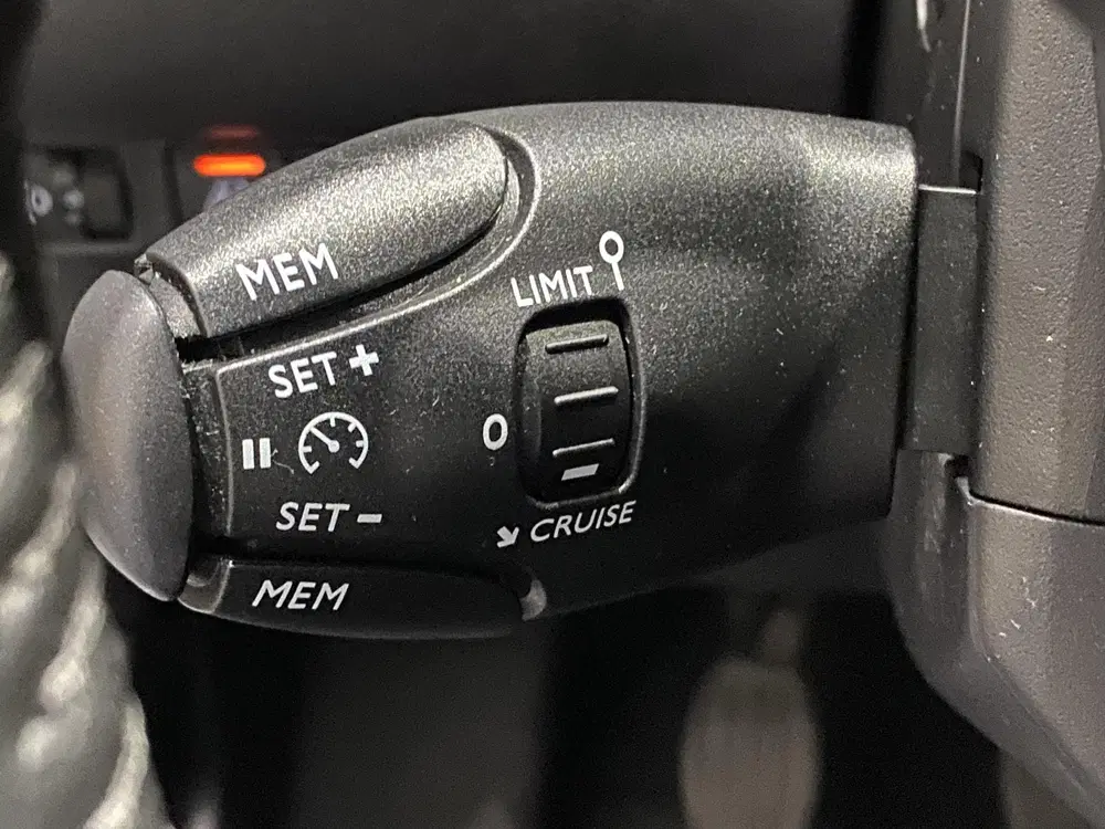 Peugeot 208 1.2 Active uit 2023, foto 10