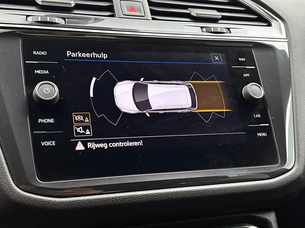 Volkswagen Tiguan Allspace 1.5 TSI R-Line Business uit 2023, foto 10