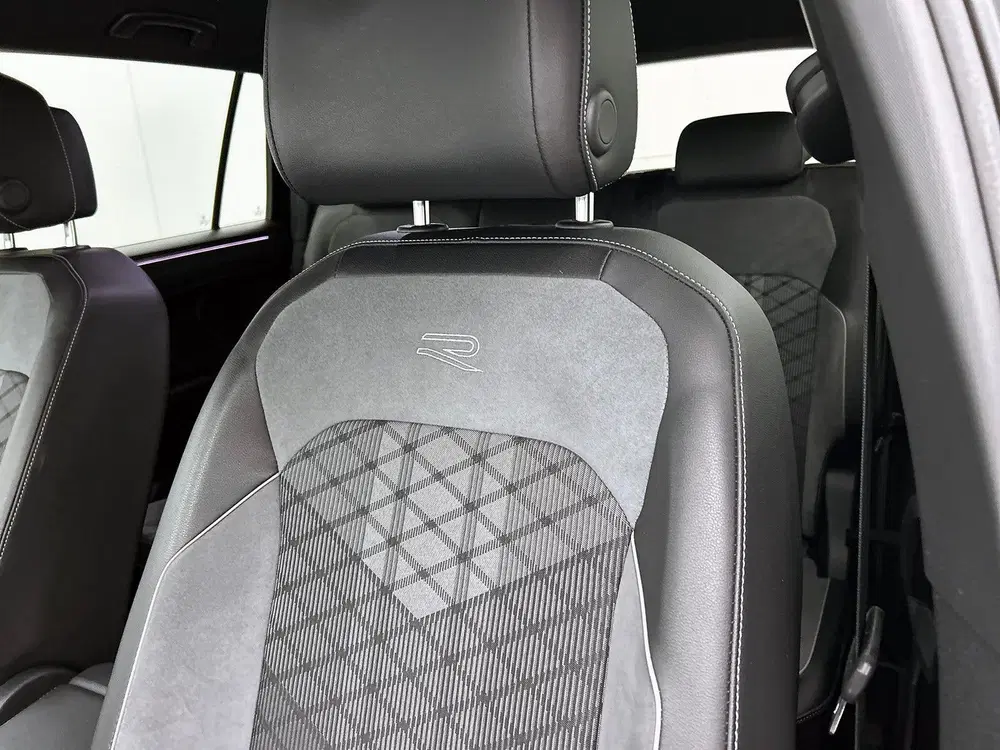 Volkswagen Tiguan Allspace 1.5 TSI R-Line Business uit 2023, foto 11