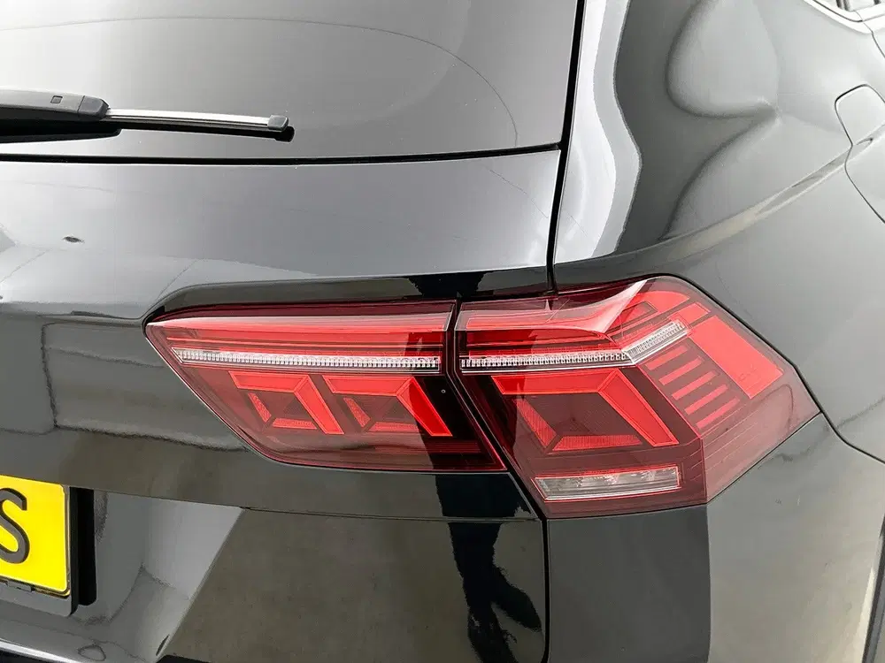 Volkswagen Tiguan Allspace 1.5 TSI R-Line Business uit 2023, foto 14