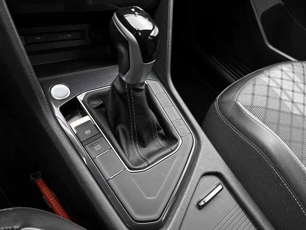 Volkswagen Tiguan Allspace 1.5 TSI R-Line Business uit 2023, foto 9