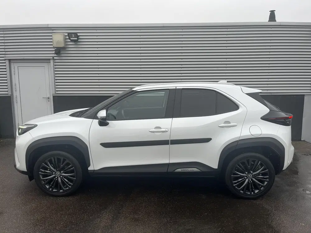 Toyota Yaris Cross 1.5 Hybrid Adventure AWD Panoramadak uit 2022, foto 3